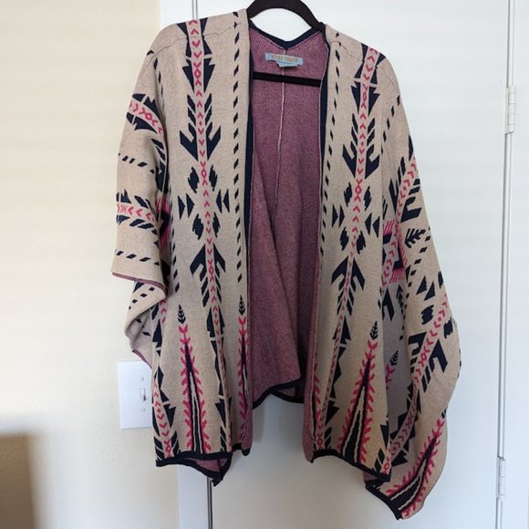 Southwestern print poncho - Picture 1 of 3